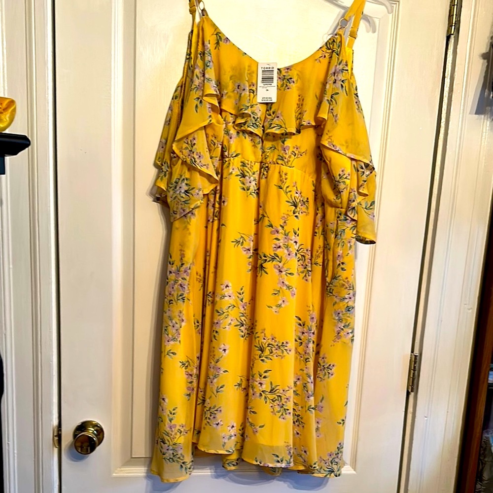 Flowy Yellow Floral Cold-Shoulder Dress